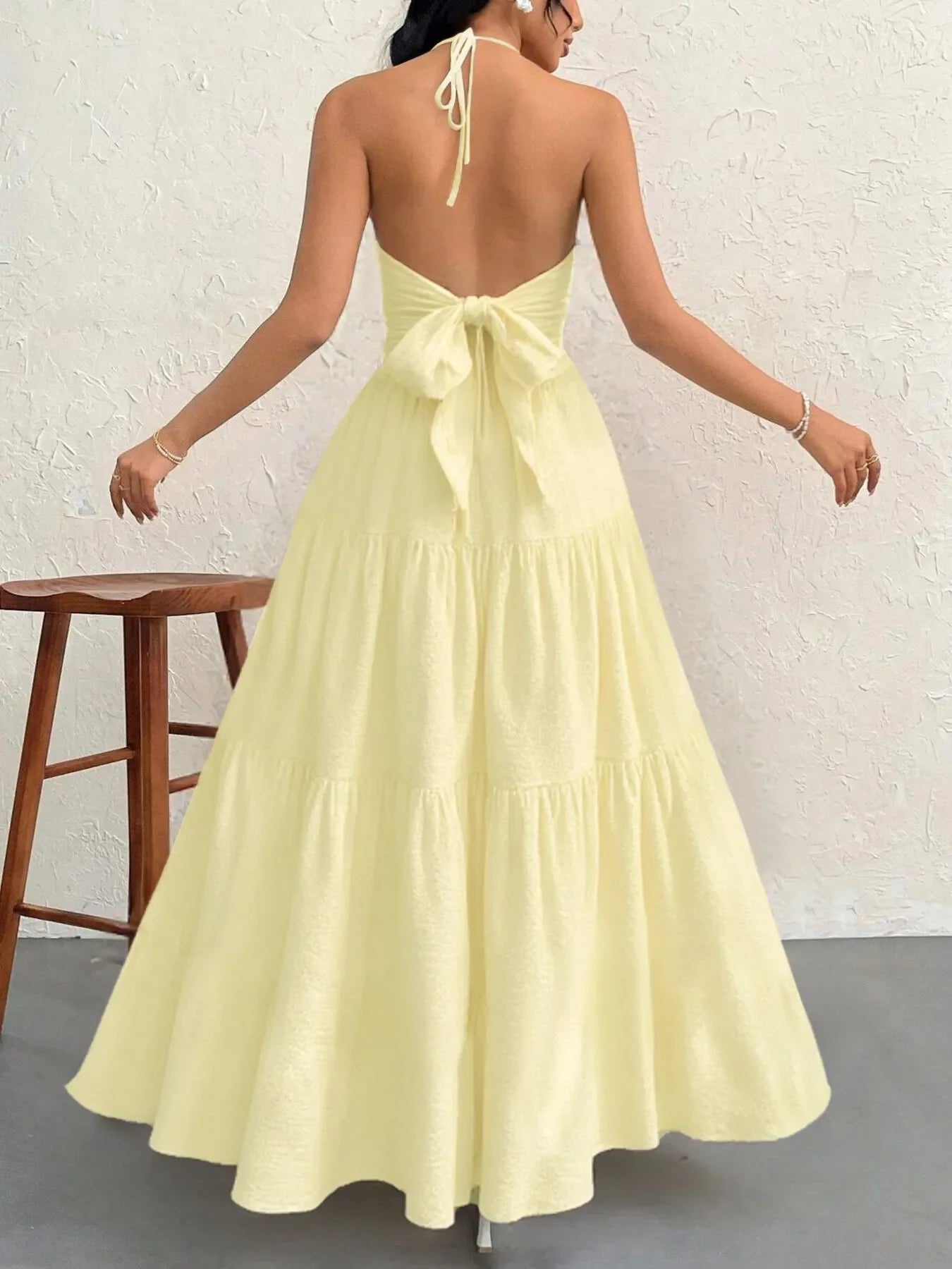 Vestido Halter Midi Escalonado