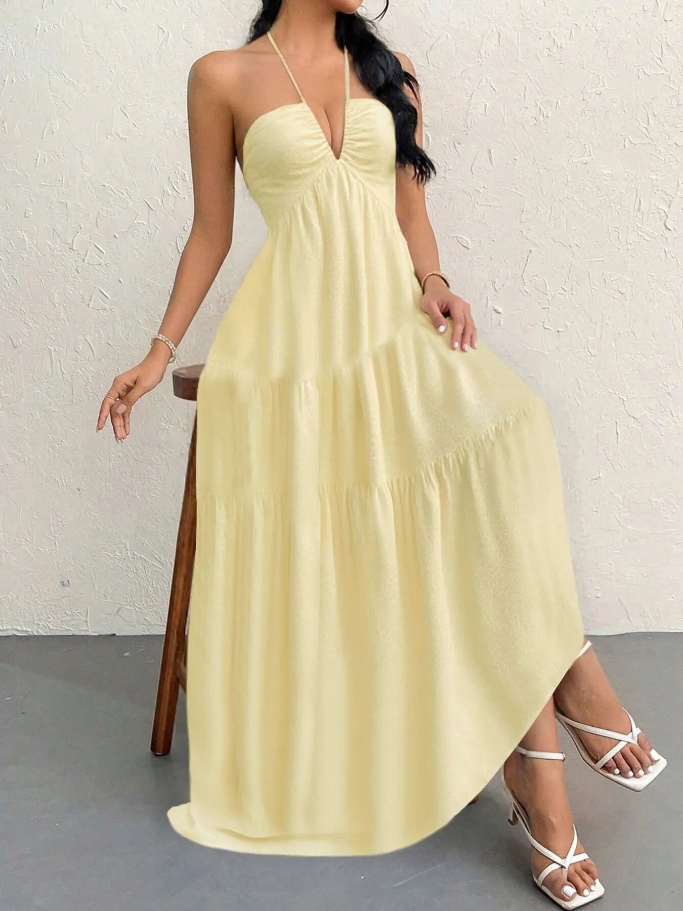 Vestido Halter Midi Escalonado