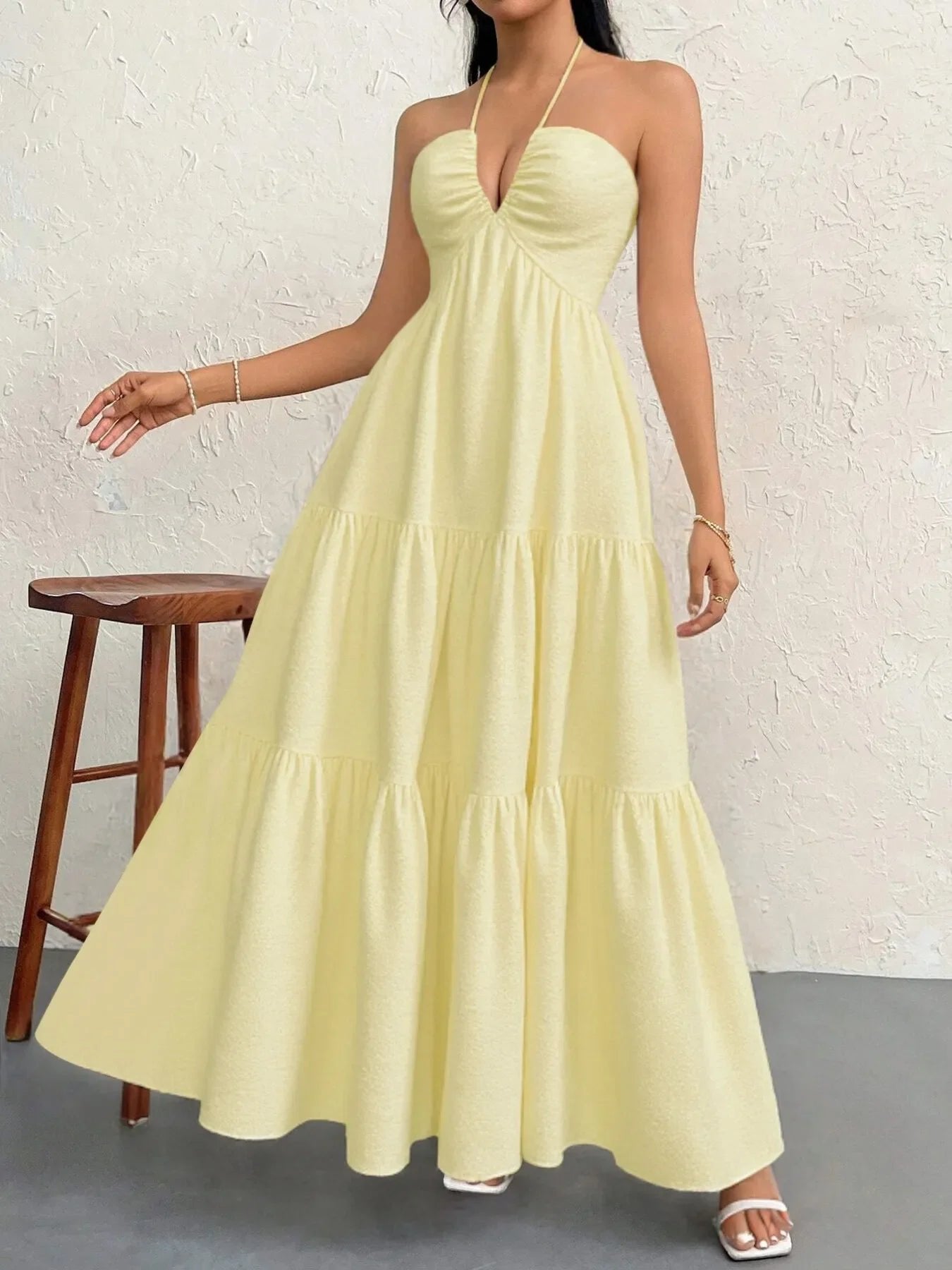 Vestido Halter Midi Escalonado