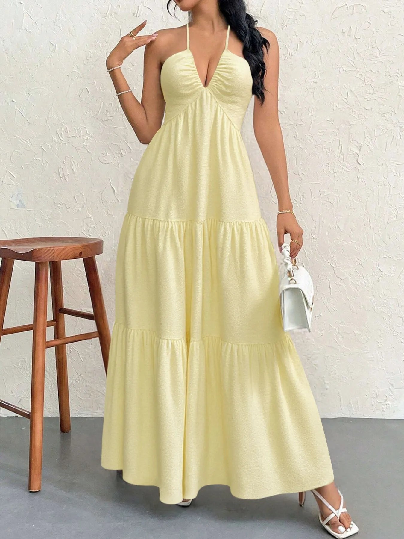Vestido Halter Midi Escalonado