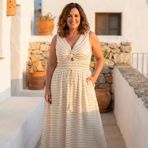 Vestido Maxi Boho Dorado - Modelo curvy 38 años